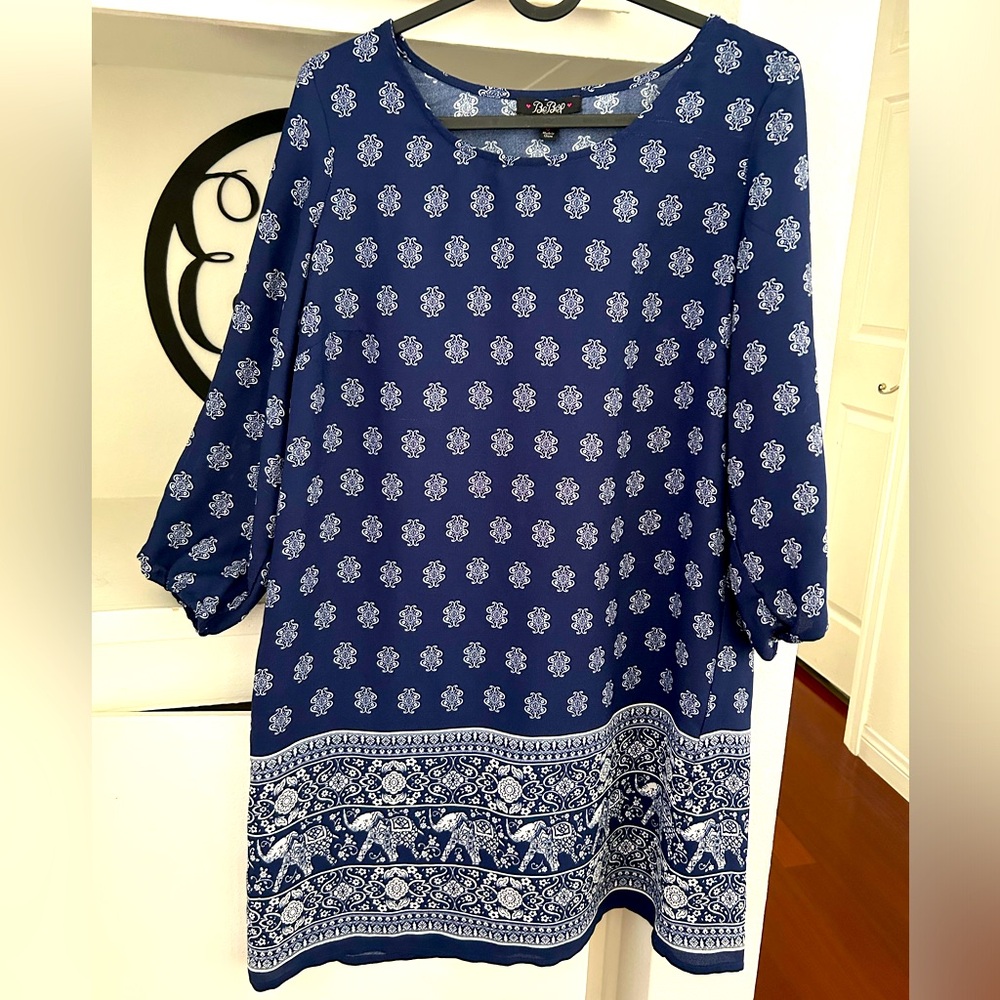 Women’s blue and white dress